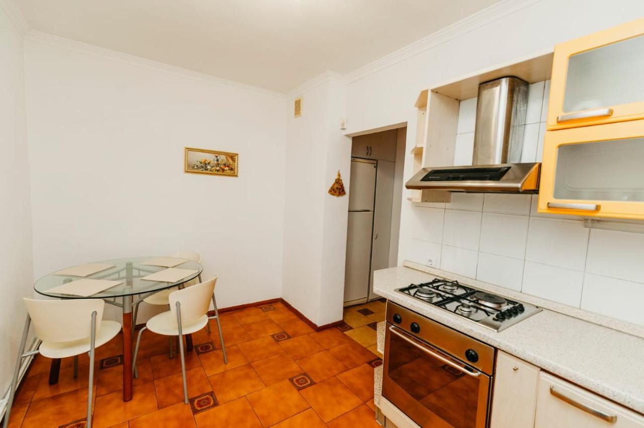 Stefan Cel Mare Appartement Chişinǎu Buitenkant foto