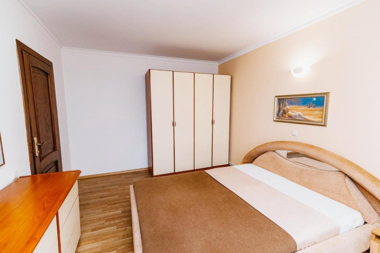 Stefan Cel Mare Appartement Chişinǎu Buitenkant foto